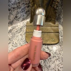 Like new! Rare Beauty Soft Pinch Liquid Blush mini in shade Hope